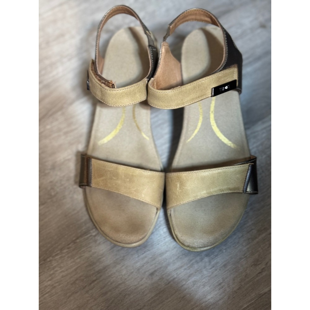 Naot Women Metallic Gold Tan Leather Block Heel Sandals Size 37 Hook Loop Straps